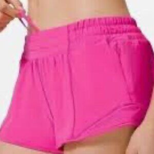 Lululemon Hotty Hot Shorts - lined SONIC PINK Size 2, 4" Inseam